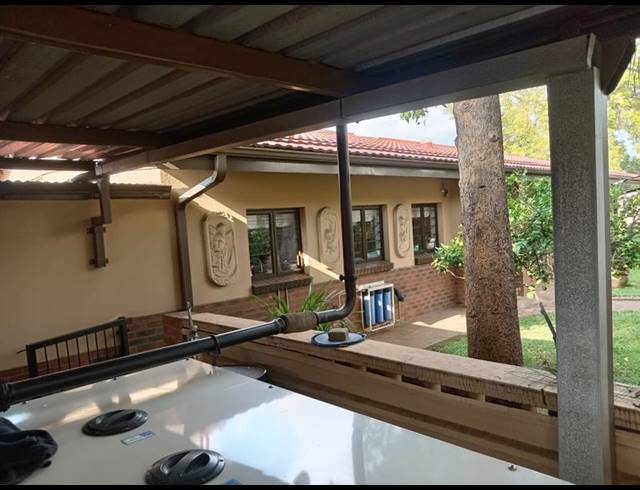 5 BEDROOM HOUSE FOR SALE IN PRETORIA GARDENS